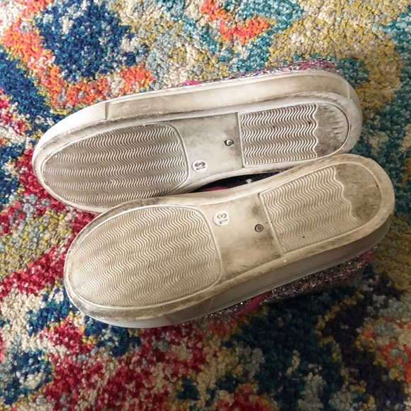 🧜🏼♀️3 for $15 item!🧜🏼♀️ glitter slip ons - Picture 3 of 3
